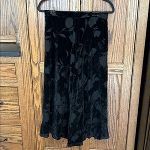 Vintage Jones New York Silk Blend Black Floral Cut Velvet Midi Skirt Size 12P